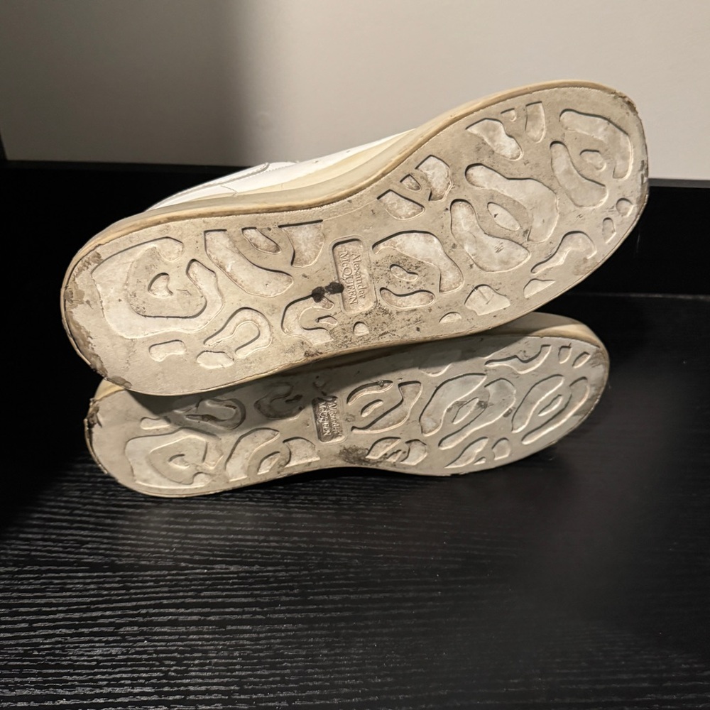 Alexander McQueen oversize White and Cream Sneakers - Picture 4 of 6
